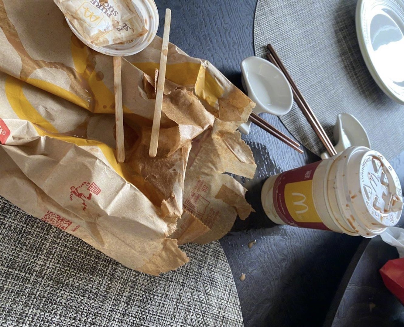 安以轩点麦当劳外卖被烫伤，究竟是怎么回事？