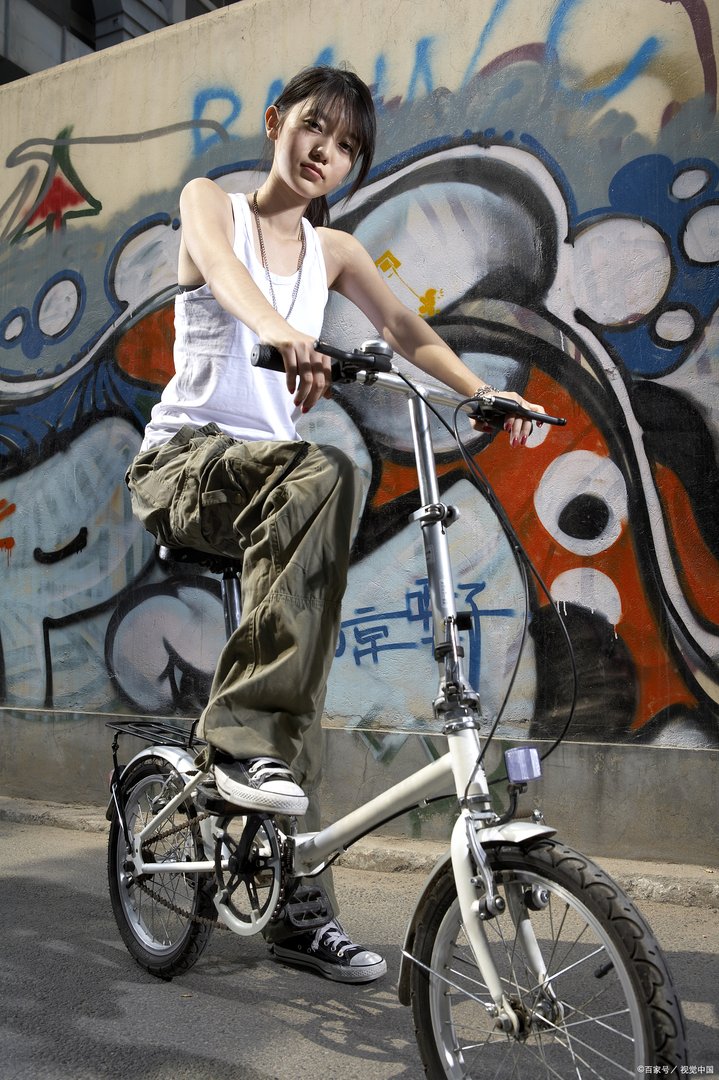 现在市面上流行的中性风服装都有哪些要素,它们都是如何进行设计的呢?