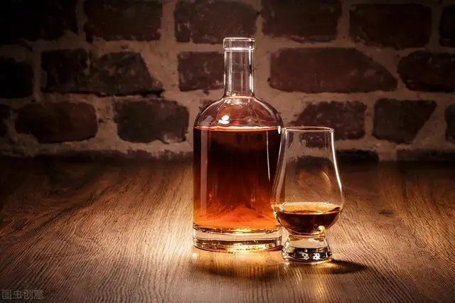 白兰地和威士忌的区别