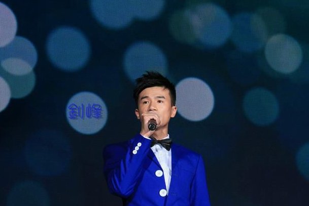 求粤语歌《天梯》粤语歌词！