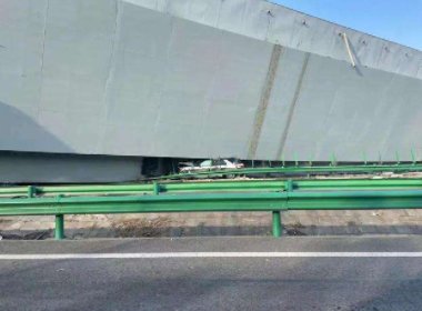 专家谈高速桥梁侧翻，称设计有隐患，究竟是哪里出现了问题？