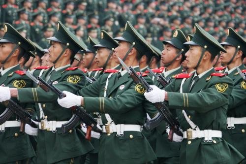 当兵是一件很光荣的事，一穿上军装就开始意味着什么？