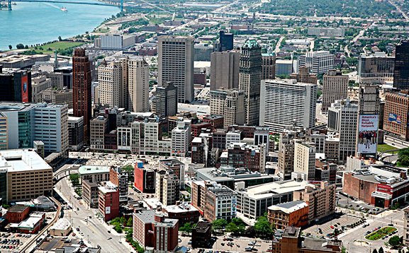 底特律破产的主要原因是什么？