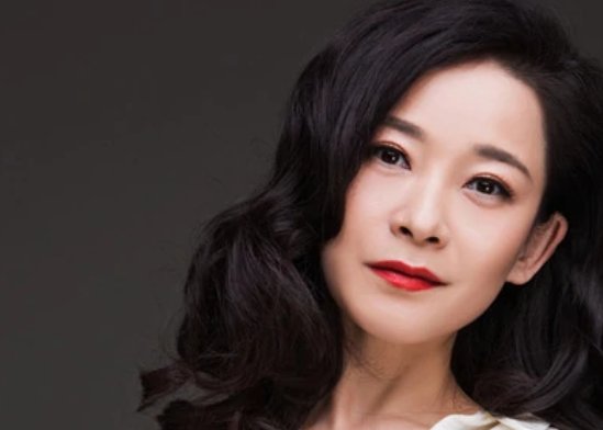 演员师春玲的年龄