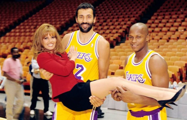 NBA湖人队老板是谁?