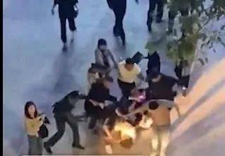 广东廉江多人因车辆刮蹭引发打斗，面对车祸如何冷静处理？