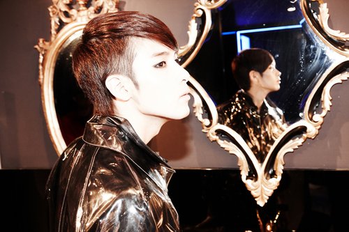 急需SuperJunior金厉旭好看的图图求打包下载，越多越好~康桑哈密达~