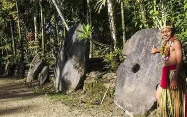 雅浦岛:摆石头炫富找老婆,还用石头当货币买房买地,这是什么传统?