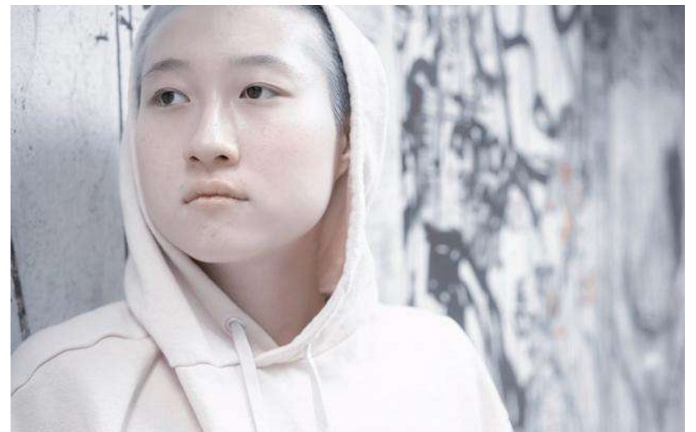 成龙的女儿是个怎么样的人?