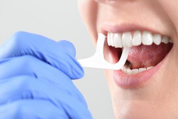 刷牙牙龈出血是什么原因？