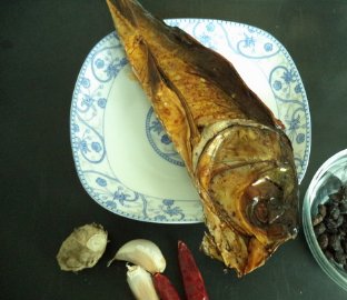 蒸鱼干要放点什么,蒸多久？