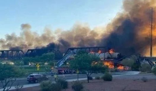 美国一运有化学品列车脱轨起火,此列车的伤亡情况如何?