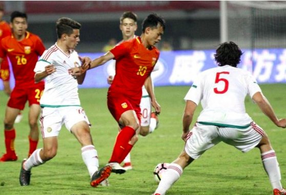 浙江足协重罚飞踹球员停赛1年，还有什么处罚？