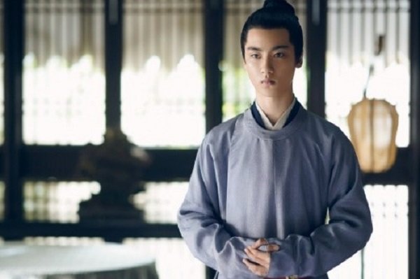 你觉得小说《孤城闭》中公主和怀吉之间是爱情吗？