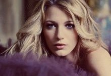 《绯闻女孩》的女主角是谁？