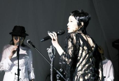 郭采洁伊德尔牵手，你知道伊德尔是谁吗？