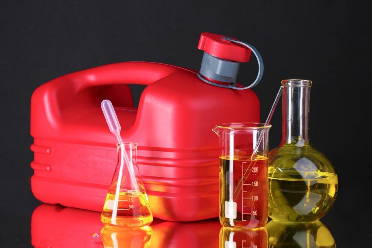 全球正式终结含铅汽油使用，此举的原因是什么？