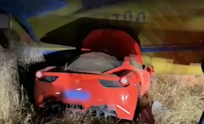 浙江义乌法拉利撞飞机，这究竟是怎么回事？