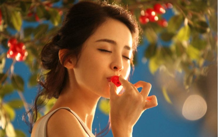 对于娜扎说的身高160体重80公斤算胖你持什么看法？