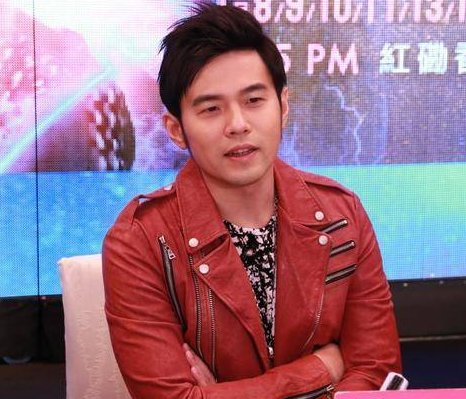 周杰伦为何凌晨跪地半小时?