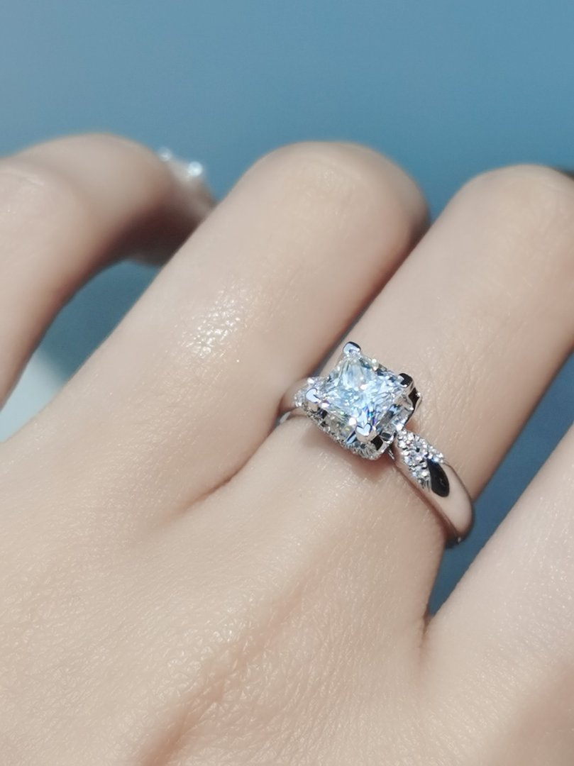 魔星钻（Moissanite Jewelry）是什么？