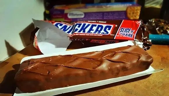 顾客吃日本士力架吃出7毫米玻璃片，具体的情况如何？