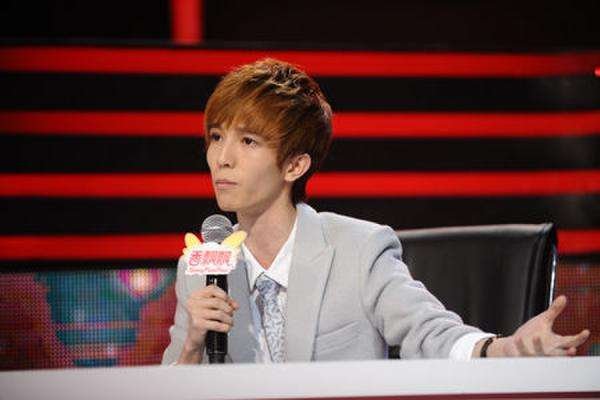 娱乐圈中，有哪些明星其实是同性恋，有没有实锤？