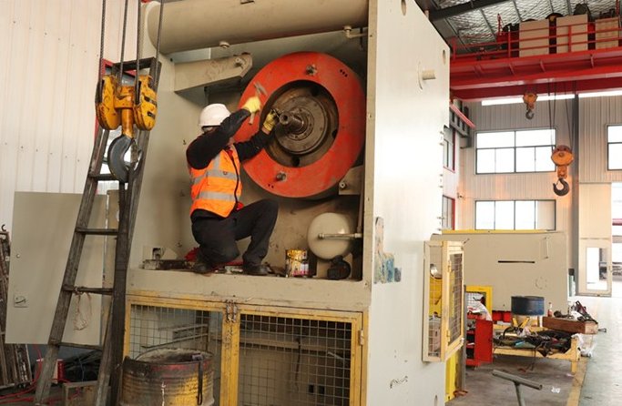 油压机工作时压力不足怎样维修