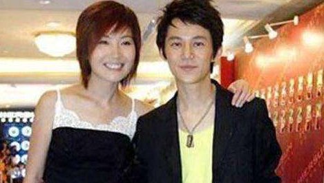 何炅老婆王菁的照片或图片