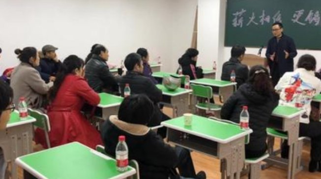 艺体生高考和文化生一样吗?