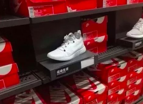 阿迪达斯折扣店的商品是正品吗？