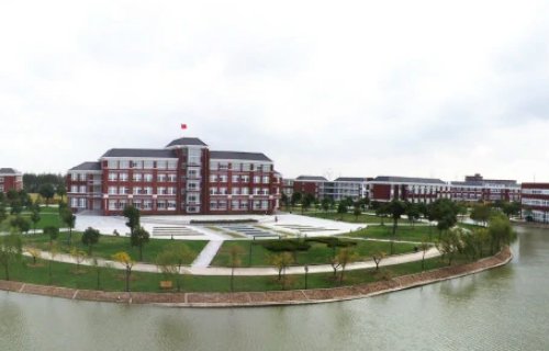 文科三百分能上什么大学