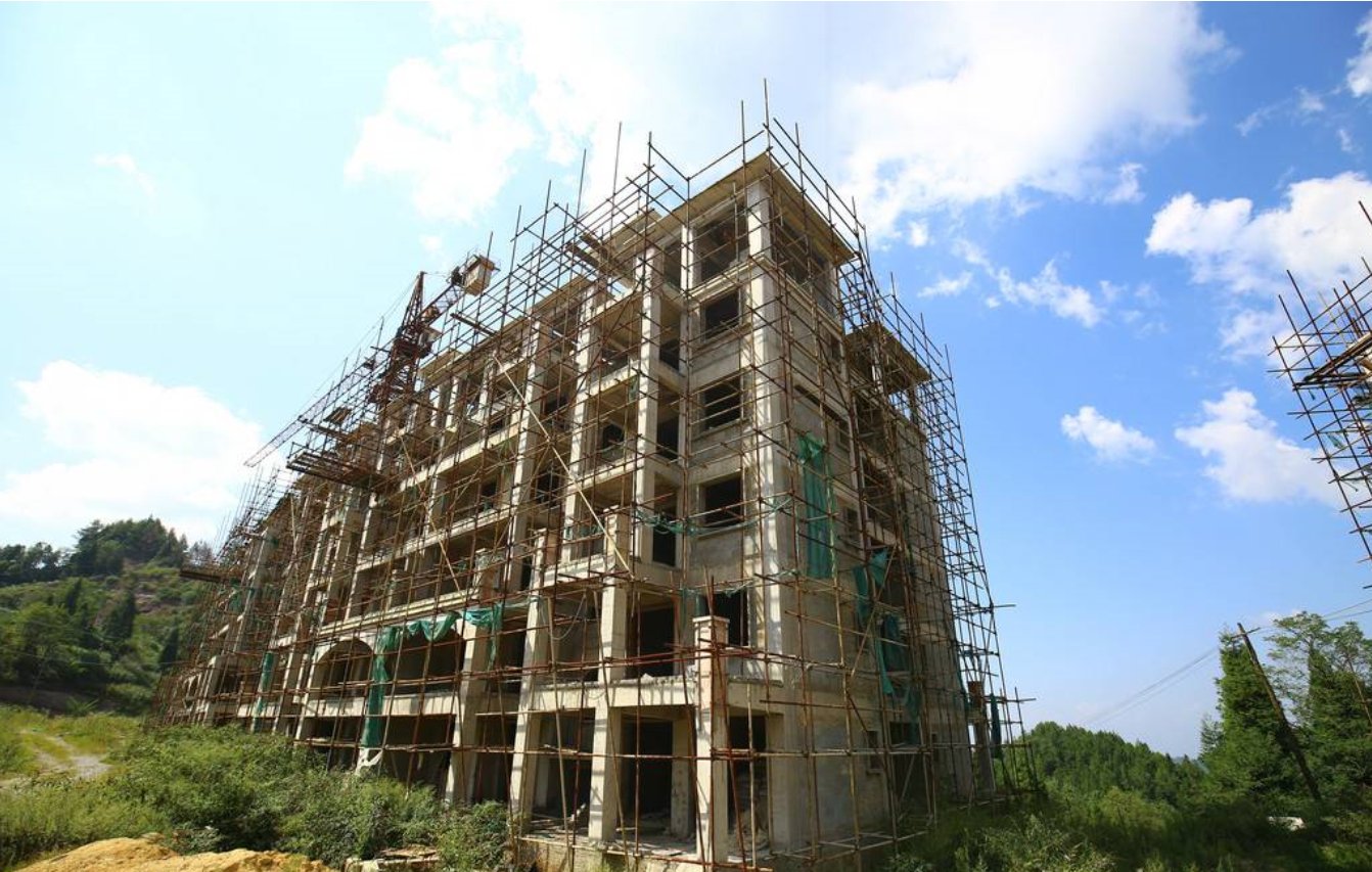 重庆南山的豪华别墅群，是如何变成烂尾楼的？