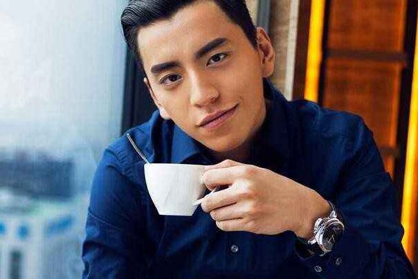 王大陆被曝亲密照怎么回事？