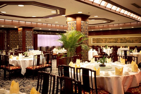 温哥华特朗普国际酒店申请破产和今年的全球性疫情有关吗？