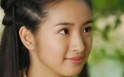 林依晨接受采访时摸了4次鼻子，从心理学的角度看，这代表什么？