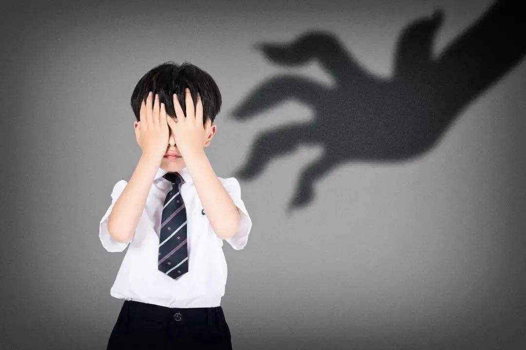 男子抢夺11名婴儿潜逃17年后被抓，警方是如何将其抓获的？