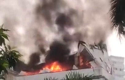 南宁一小区楼顶烧成火海，此事故有无造成人员伤亡？