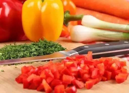 切完辣椒很辣手，如何消除？