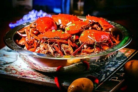 胖哥俩肉蟹煲被曝大量使用过期食材,你认为胖哥俩该如何整治?