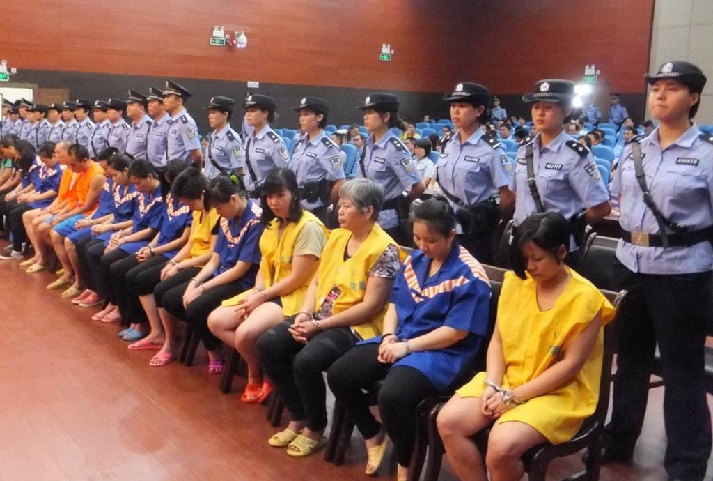 男子抢夺11名婴儿潜逃17年后被抓，警方是如何将其抓获的？