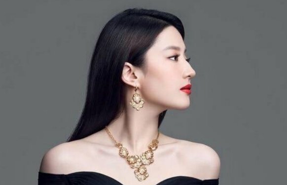 刘亦菲九年没更新朋友圈，说出原因让人感慨，为何如此用心良苦？