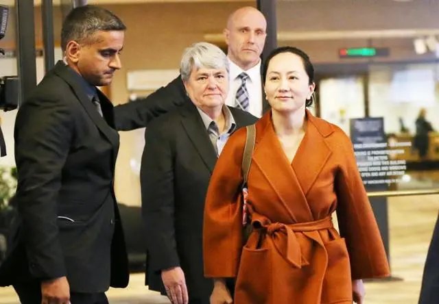 孟晚舟电子镣铐解除后留下淤青，孟晚舟能够回国有多不易？