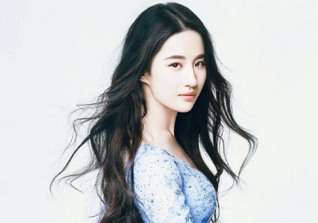 刘亦菲九年没更新朋友圈，说出原因让人感慨，为何如此用心良苦？