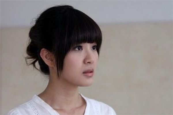 41岁洪小铃近照似少女,她是如何让自己“保有童颜”的?