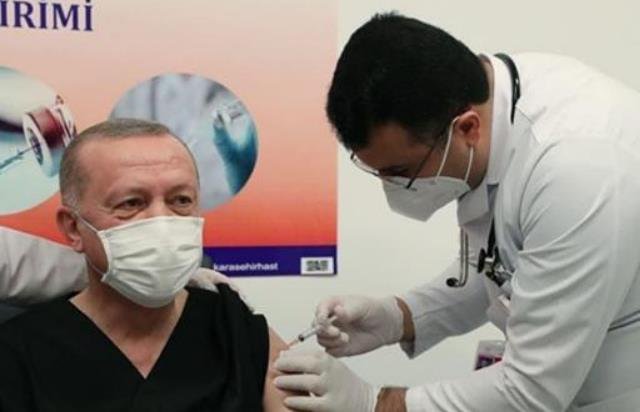 杜特尔特接种中国新冠疫苗,我国的新冠疫苗为何深受国外人的信任?