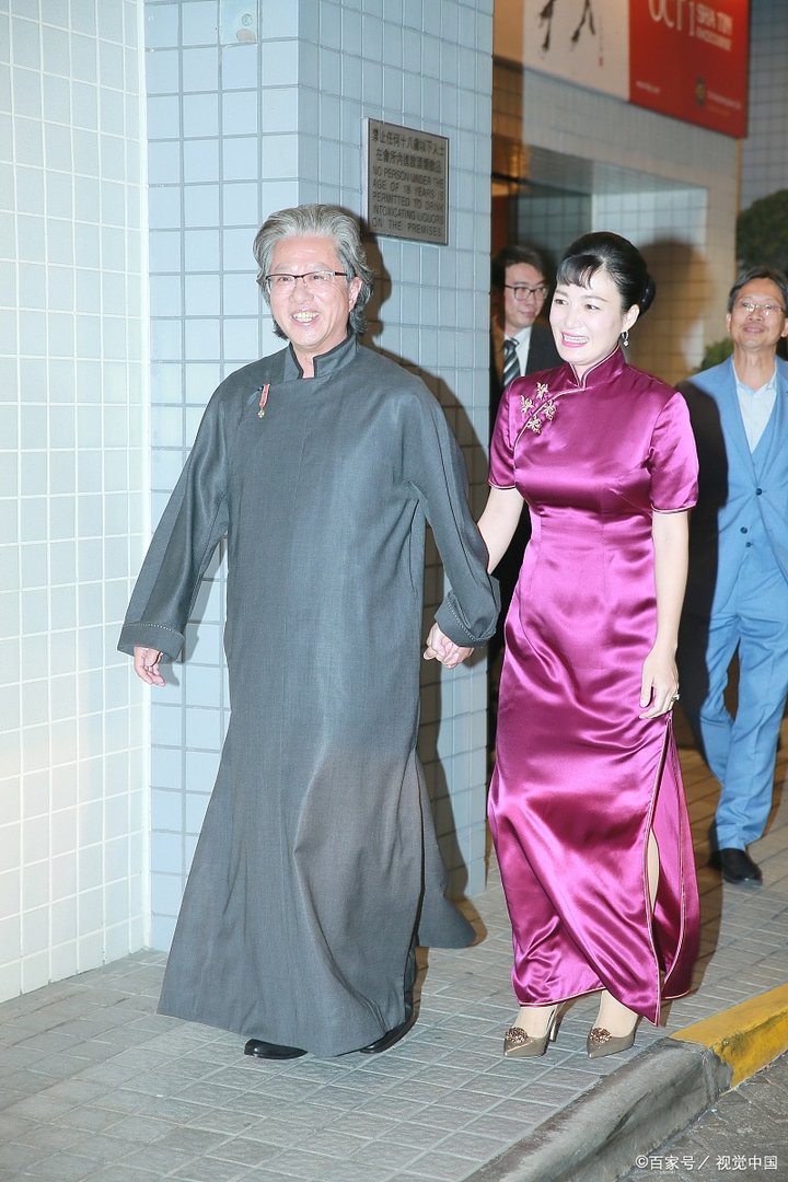 陈少霞三胎产女，陷生子怪圈，豪门想说爱你真的不容易！你怎么看？