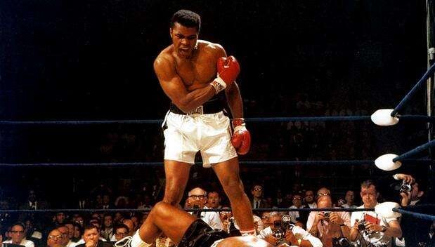 拳王阿里的职业生涯战绩怎样?