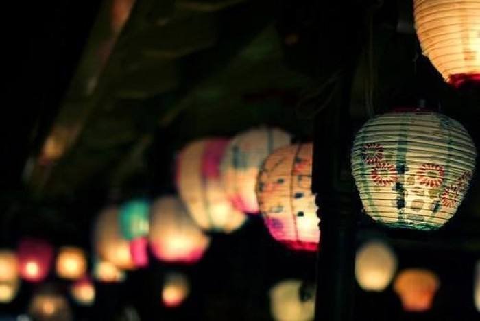 灯火阑珊处处中的阑珊是什么意思