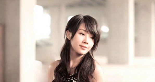 歌手王筝的资料